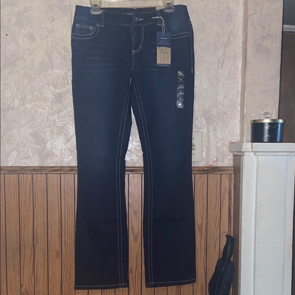 Maurices Dark Blue slim Boot Cut Jeans (M-R)(nwt)